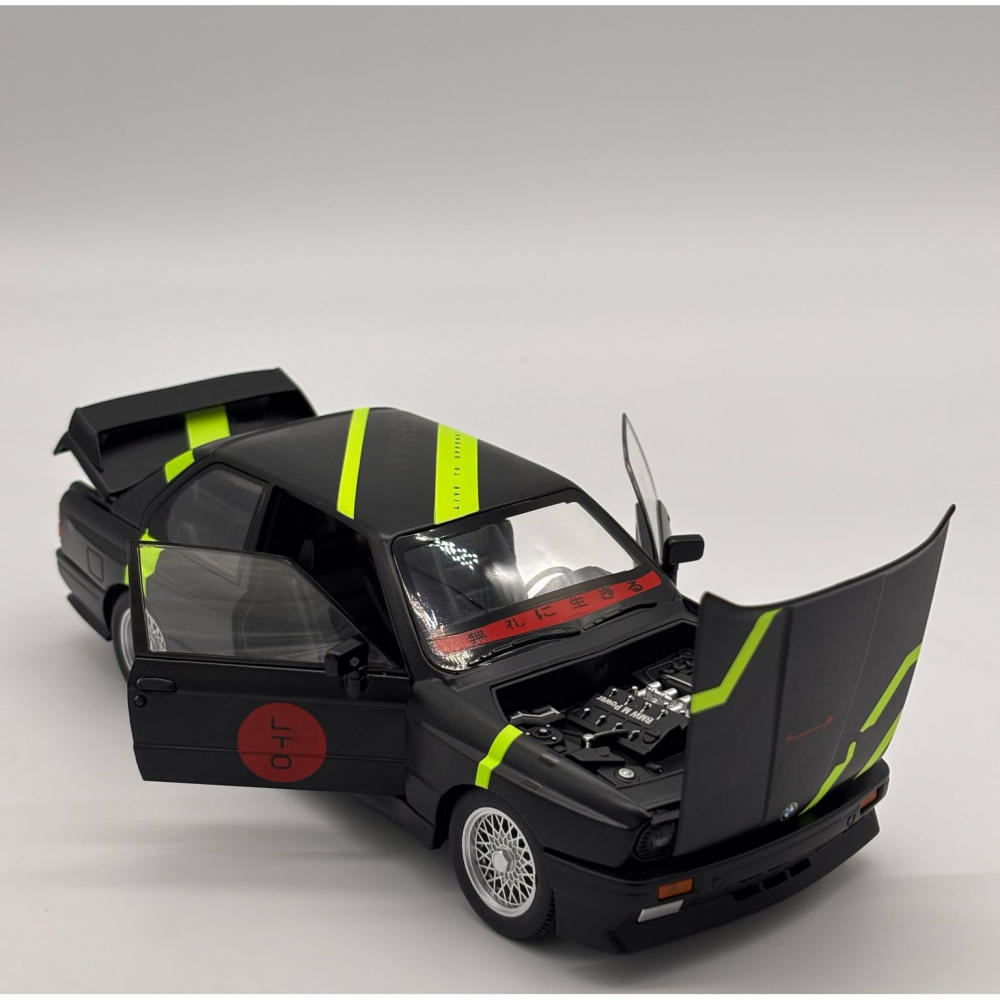 Macheta BMW M3 E30, din Metal cu Sunete, Lumini, Functie Pull-Back, Usi, Capota si Portbagaj Deschizatoare si Detalii Realistice [13]