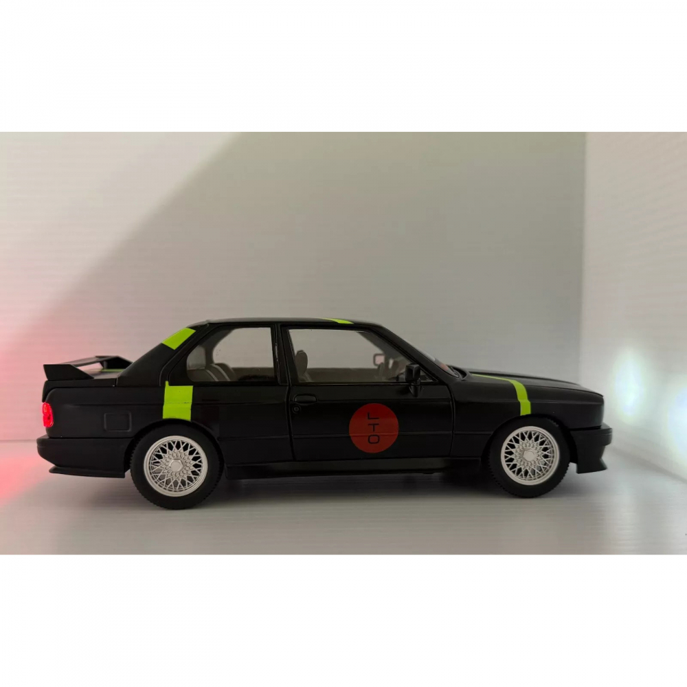 Macheta BMW M3 E30, din Metal cu Sunete, Lumini, Functie Pull-Back, Usi, Capota si Portbagaj Deschizatoare si Detalii Realistice [3]