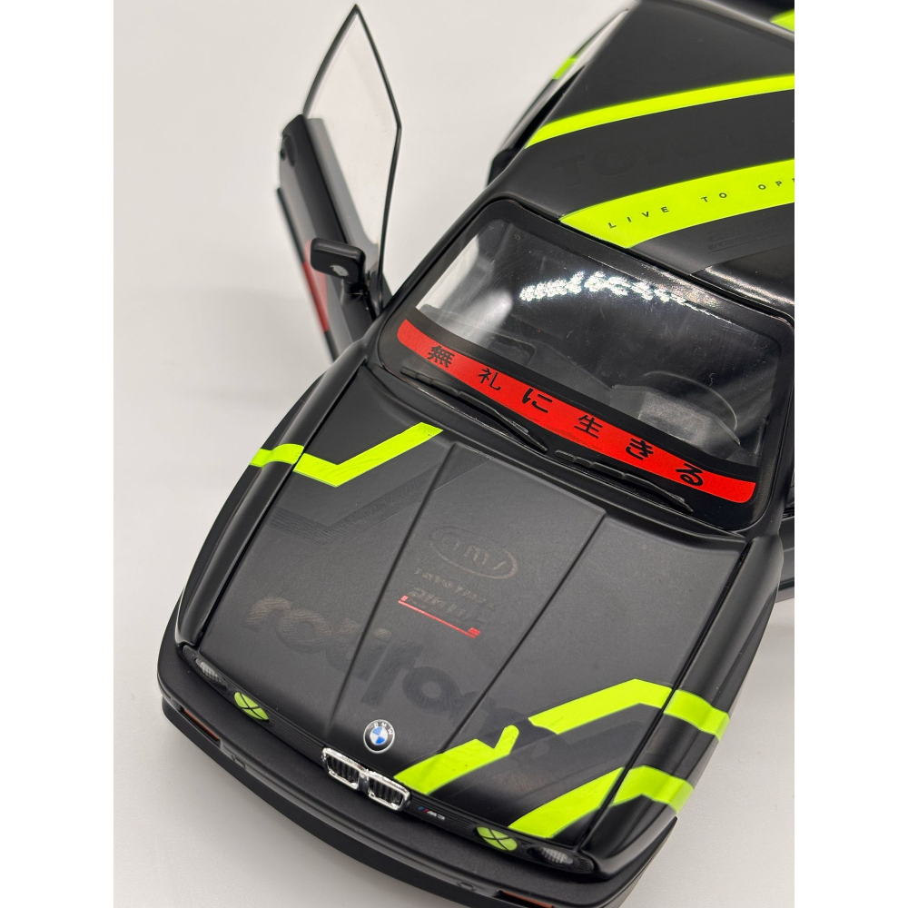 Macheta BMW M3 E30, din Metal cu Sunete, Lumini, Functie Pull-Back, Usi, Capota si Portbagaj Deschizatoare si Detalii Realistice [12]