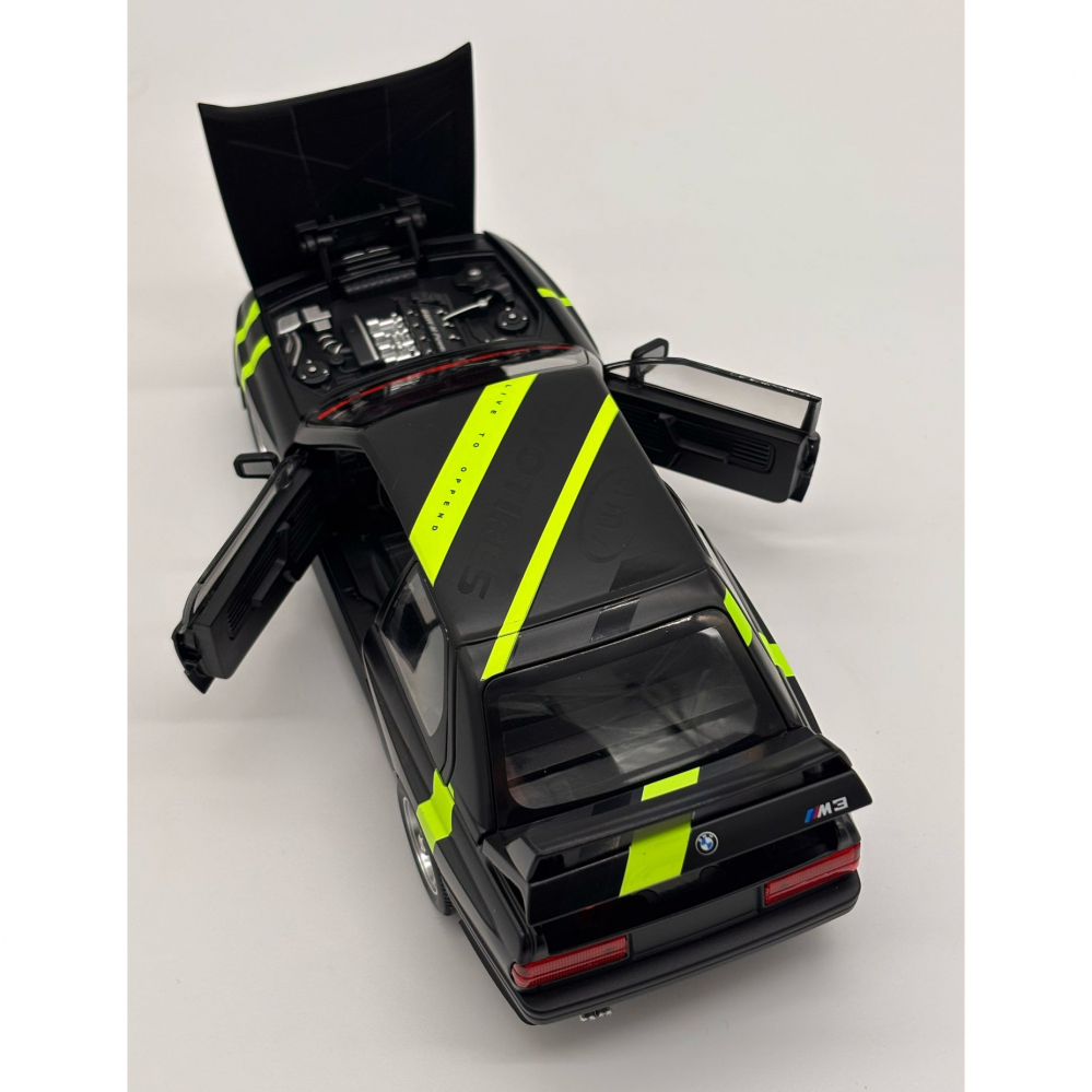 Macheta BMW M3 E30, din Metal cu Sunete, Lumini, Functie Pull-Back, Usi, Capota si Portbagaj Deschizatoare si Detalii Realistice [7]