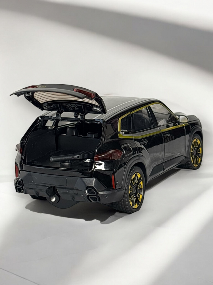 Macheta BMW XM, Fum pe Baza de Apa, Faruri si Stopuri Luminoase, din Metal, cu Lumini si Sunete realistice de Motor si Alarma, Volan Functional, cu Functie Pull-Back, cu Functie de Deschidere a Usilor [8]