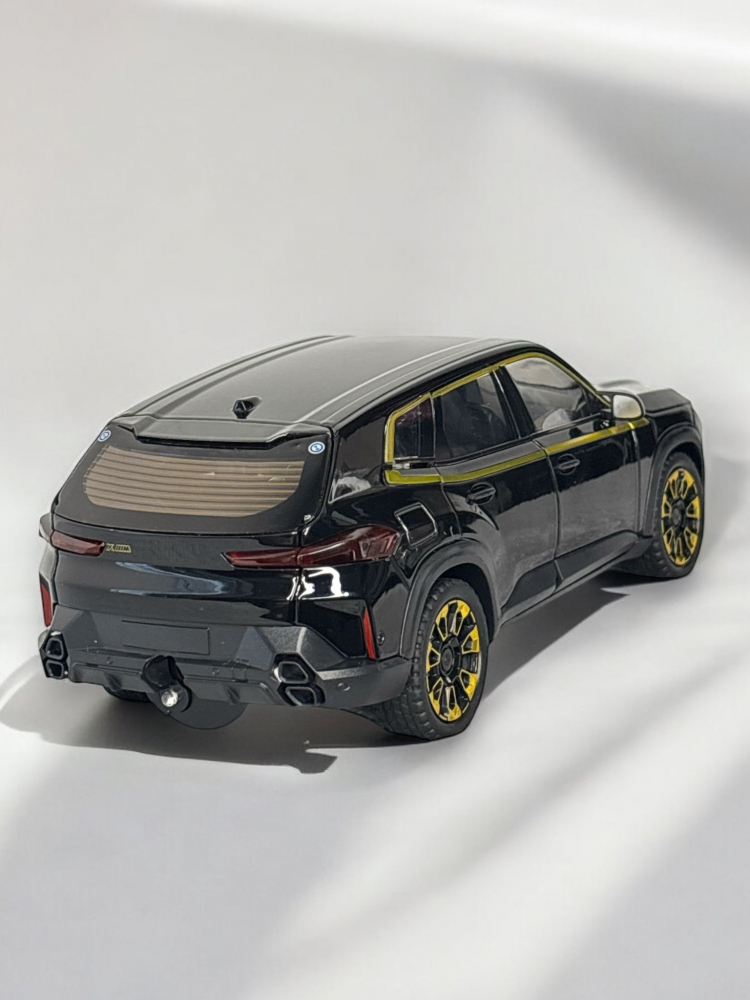 Macheta BMW XM, Fum pe Baza de Apa, Faruri si Stopuri Luminoase, din Metal, cu Lumini si Sunete realistice de Motor si Alarma, Volan Functional, cu Functie Pull-Back, cu Functie de Deschidere a Usilor [14]