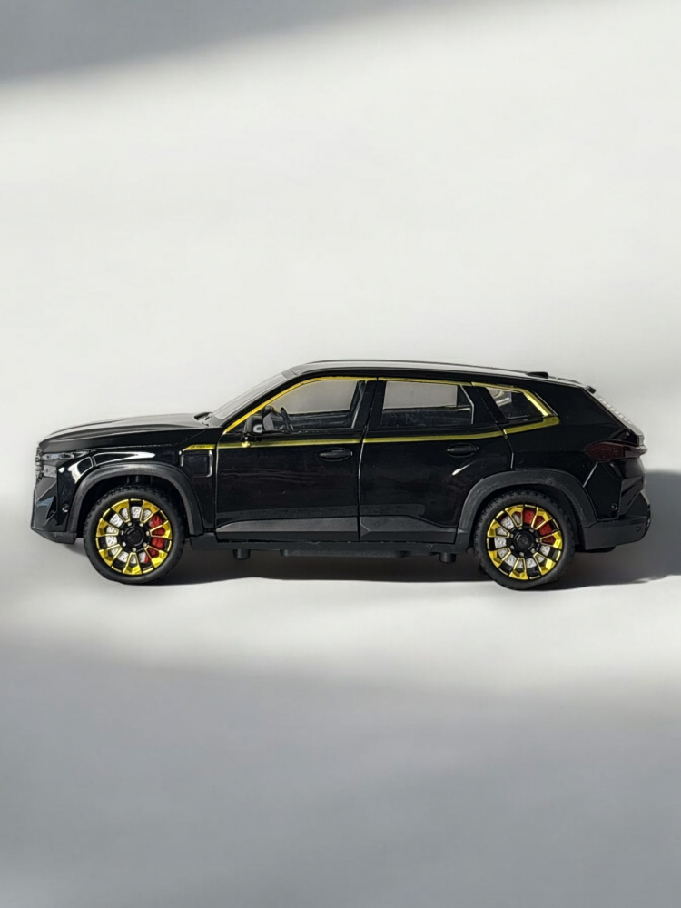 Macheta BMW XM, Fum pe Baza de Apa, Faruri si Stopuri Luminoase, din Metal, cu Lumini si Sunete realistice de Motor si Alarma, Volan Functional, cu Functie Pull-Back, cu Functie de Deschidere a Usilor [7]