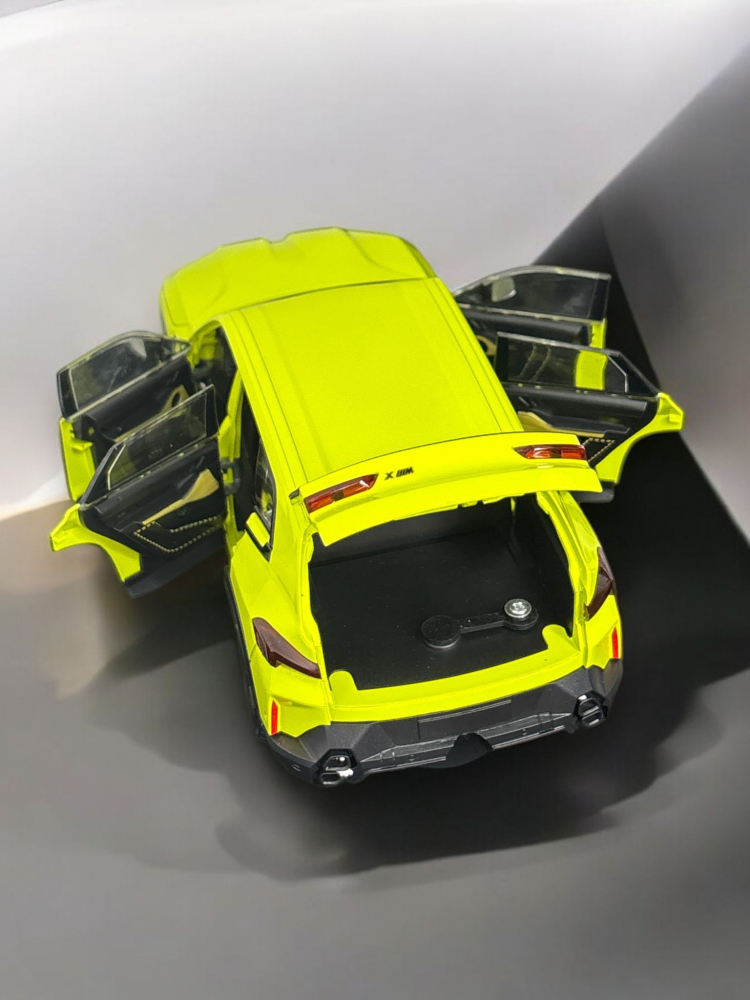 Macheta BMW XM, Fum pe Baza de Apa, Grila, Faruri si Stopuri Luminoase, din Metal, cu Lumini si Sunete realistice de Motor si Alarma, Volan Functional, cu Functie Pull-Back, cu Functie de Deschidere a [15]