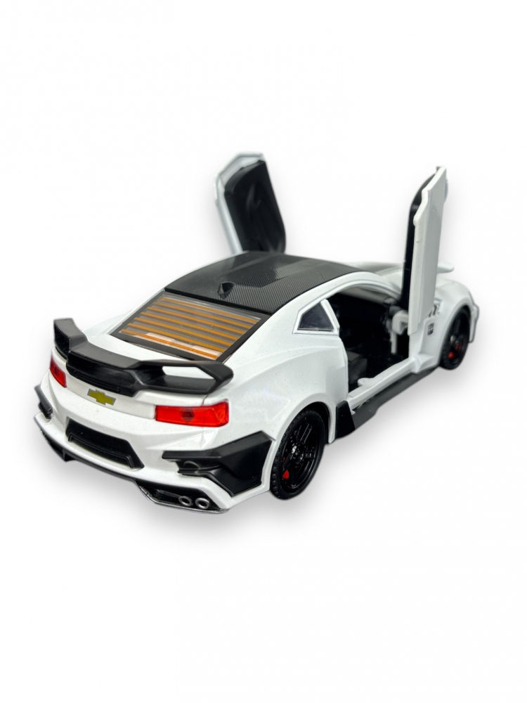 Macheta Chevrolet Camaro, din Metal, cu Lumini ( Faruri si Stopuri ) si Sunete realistice de Motor si Alarma, cu Functie Pull-Back, cu Functie de Deschidere a Usilor, Alb [2]
