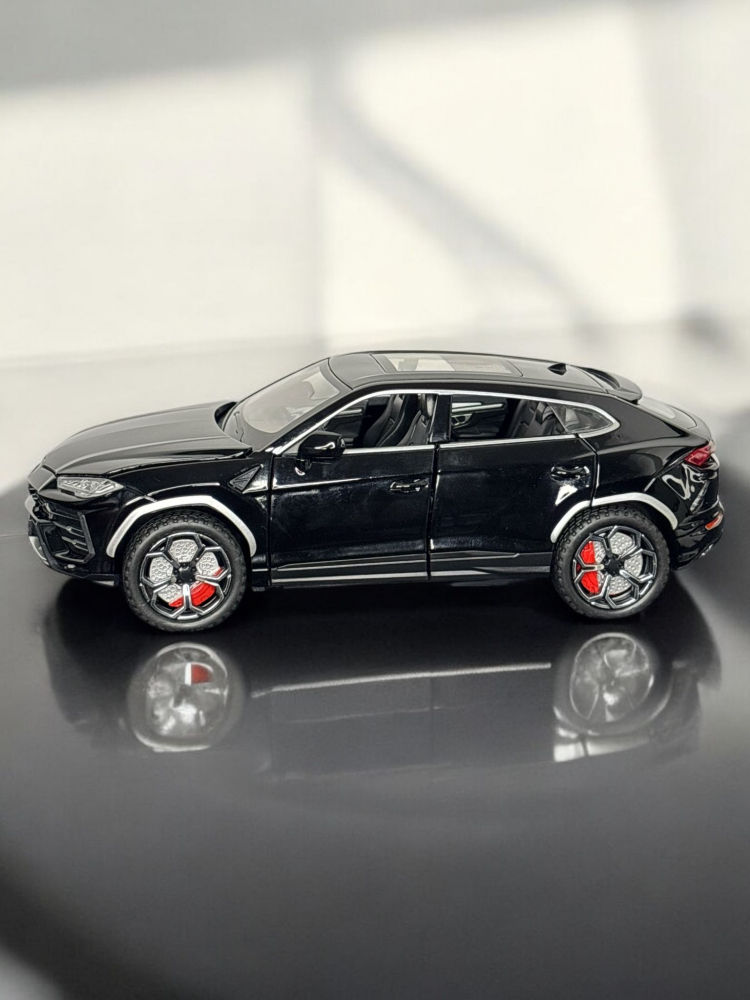 Macheta Lamborghini Urus, Fum pe Baza de Apa, din Metal, cu Lumini si Sunete realistice de Motor si Alarma, cu Functie Pull-Back, cu Functie de Deschidere a Usilor - Negru [2]