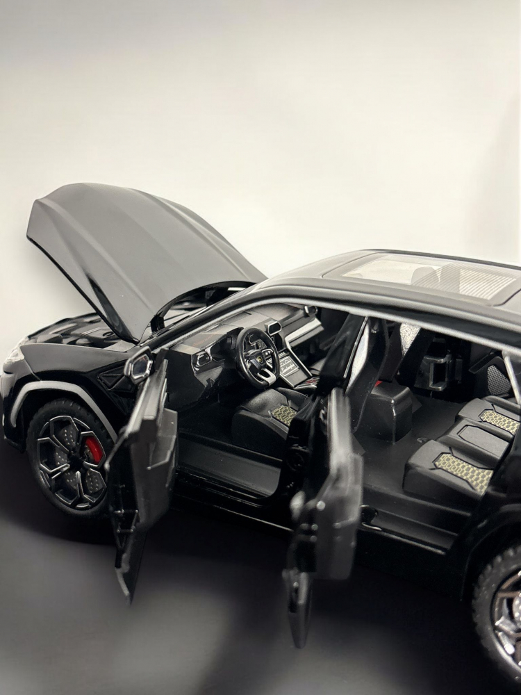 Macheta Lamborghini Urus, Fum pe Baza de Apa, din Metal, cu Lumini si Sunete realistice de Motor si Alarma, cu Functie Pull-Back, cu Functie de Deschidere a Usilor - Negru [10]