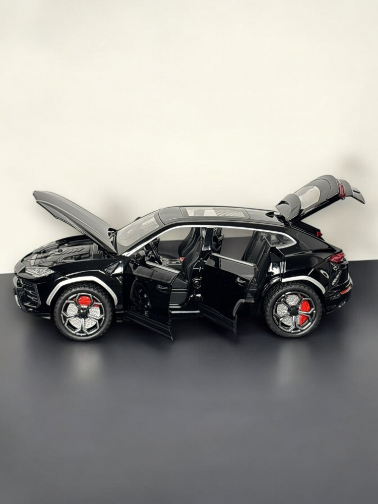 Macheta Lamborghini Urus, Fum pe Baza de Apa, din Metal, cu Lumini si Sunete realistice de Motor si Alarma, cu Functie Pull-Back, cu Functie de Deschidere a Usilor - Negru [9]