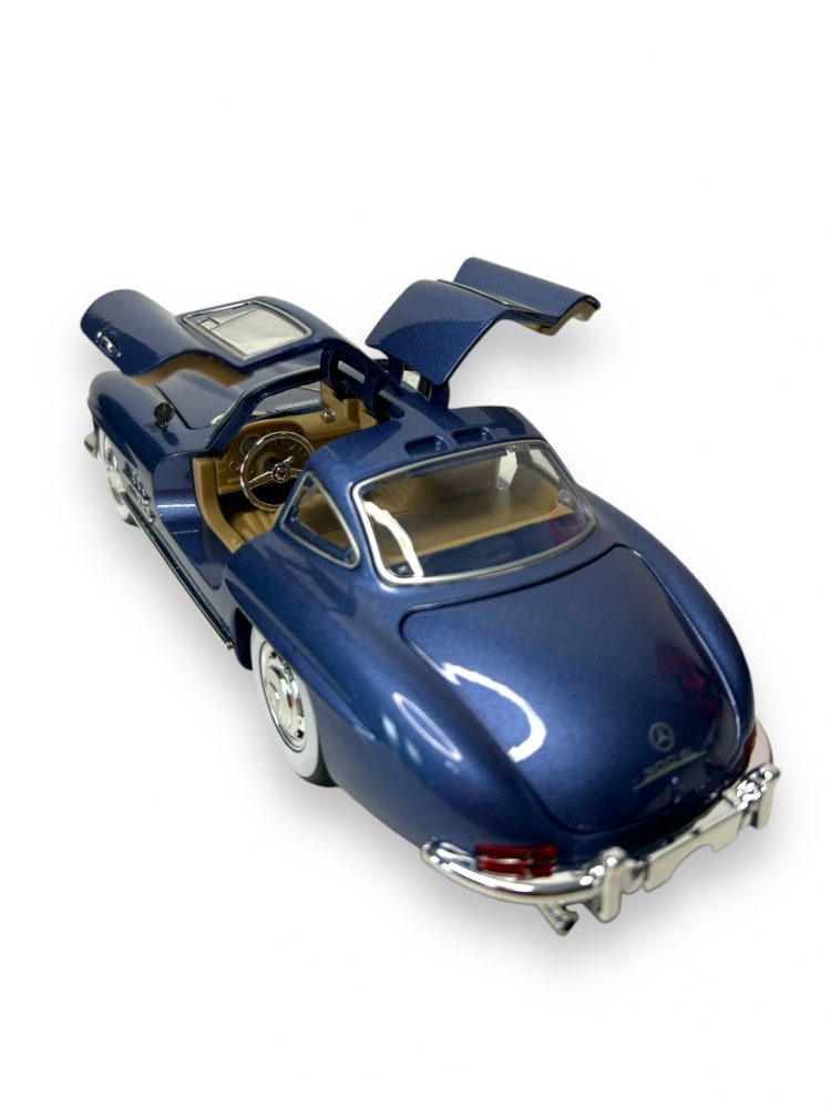 Macheta Mercedes-Benz 300 SL, Fum pe Baza de Apa, Sunete de Motor si Lumini, Functii de Deschidere Usi si Pull-Back, Albastru, 1:24 [3]