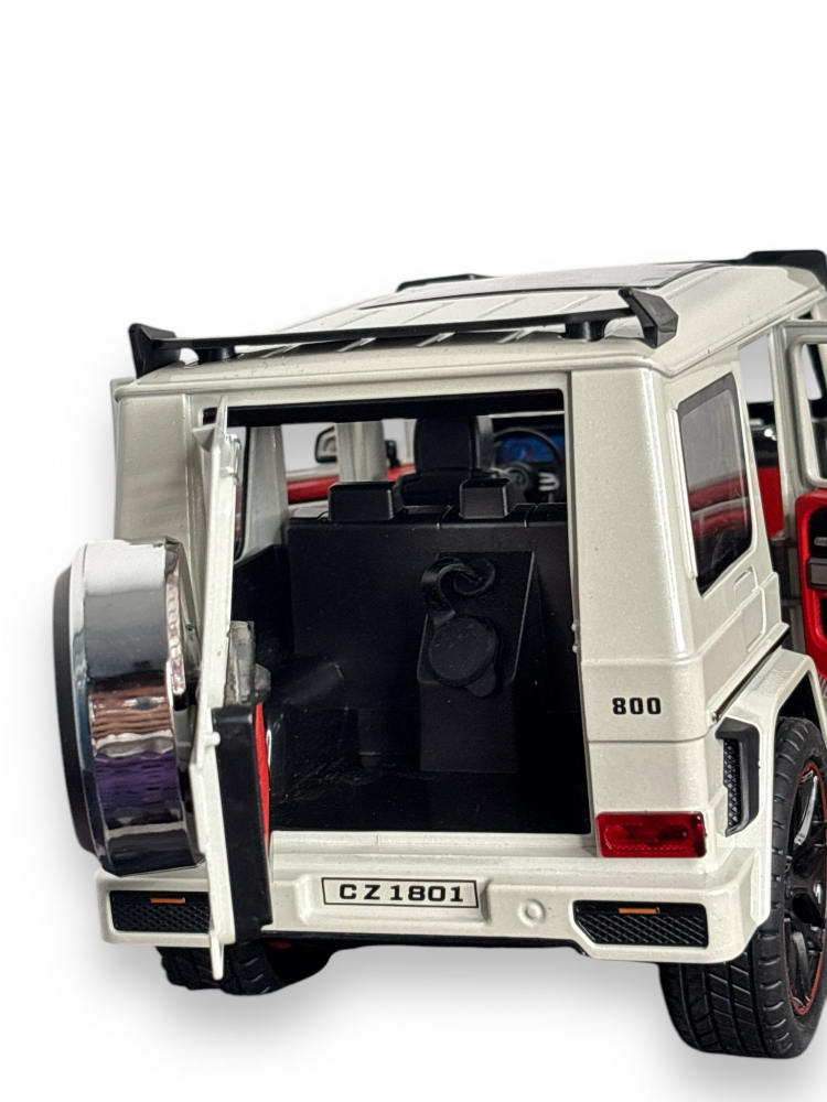 Macheta Mercedes G-Class Brabus, Fum pe Baza de Apa, din Metal, cu Lumini si Sunete realistice de Motor si Alarma, cu Functie Pull-Back, cu Functie de Deschidere a Usilor si de Viraj - Alb [12]