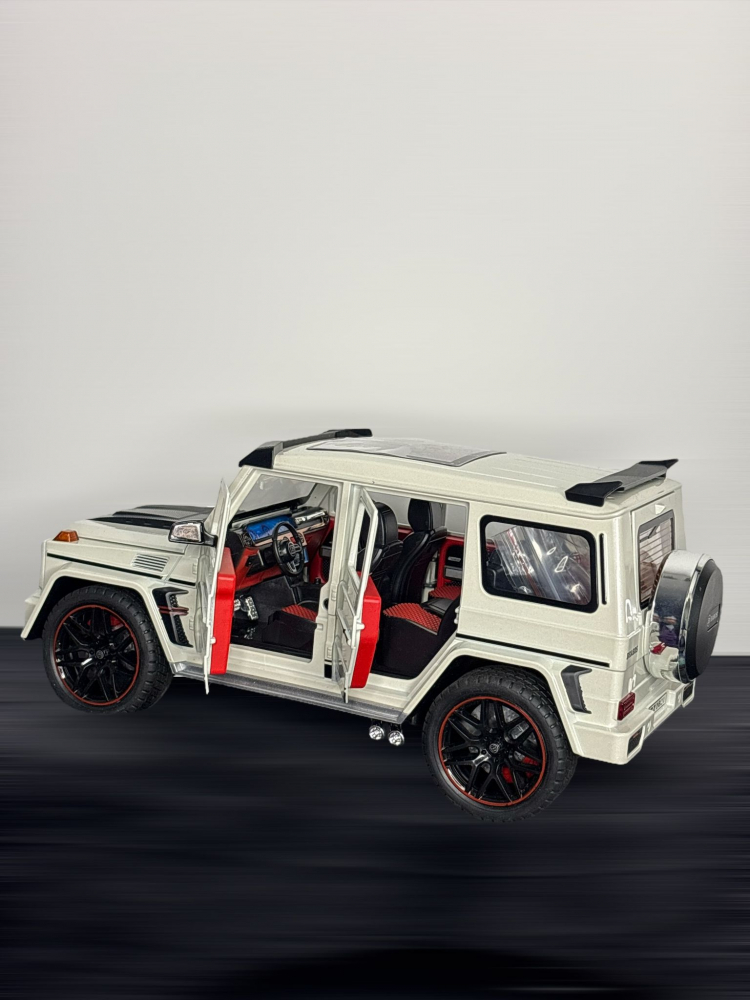Macheta Mercedes G-Class Brabus, Fum pe Baza de Apa, din Metal, cu Lumini si Sunete realistice de Motor si Alarma, cu Functie Pull-Back, cu Functie de Deschidere a Usilor si de Viraj - Alb [10]