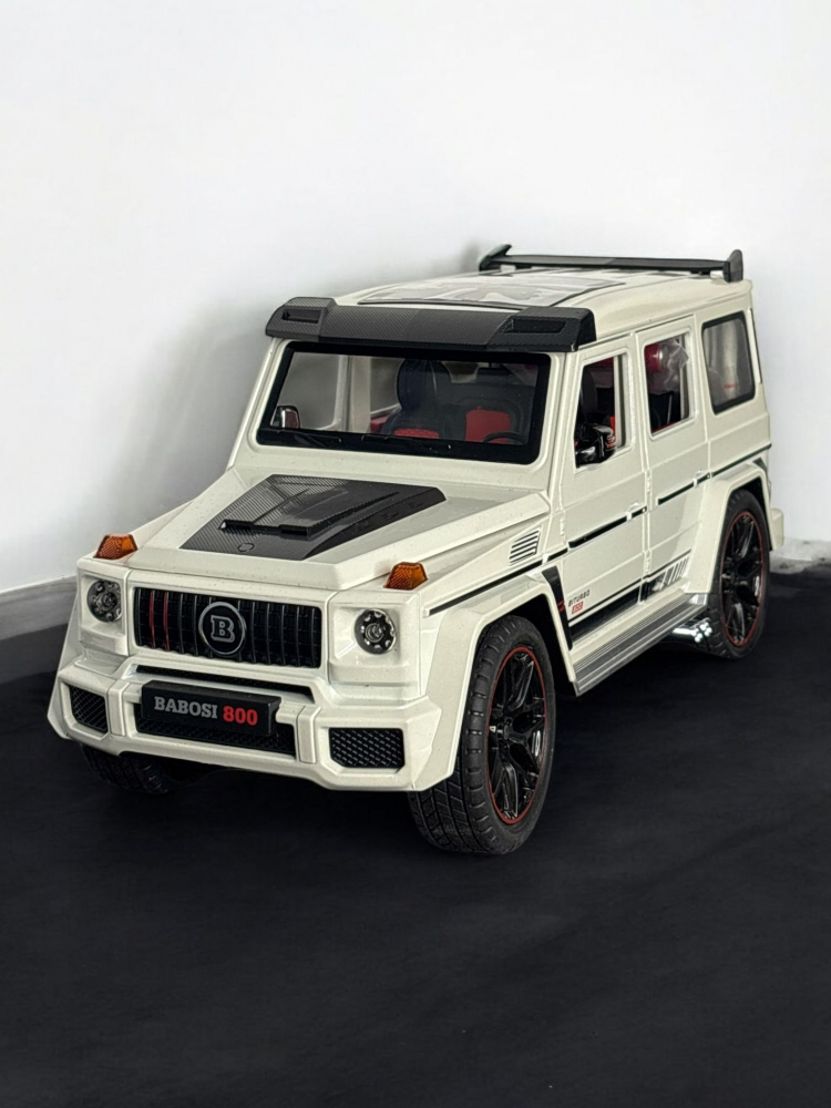 Macheta Mercedes G-Class Brabus, Fum pe Baza de Apa, din Metal, cu Lumini si Sunete realistice de Motor si Alarma, cu Functie Pull-Back, cu Functie de Deschidere a Usilor si de Viraj - Alb [7]