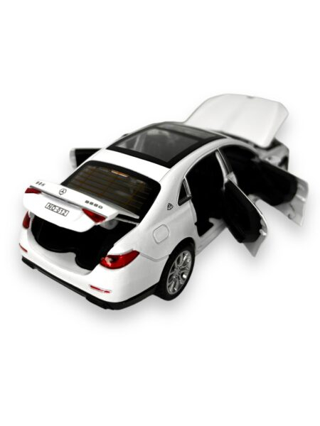 Macheta Mercedes-Maybach, Metal, Sunete de Motor si Lumini, Functii de Deschidere Usi si Pull-Back,15 cm, Alb [4]