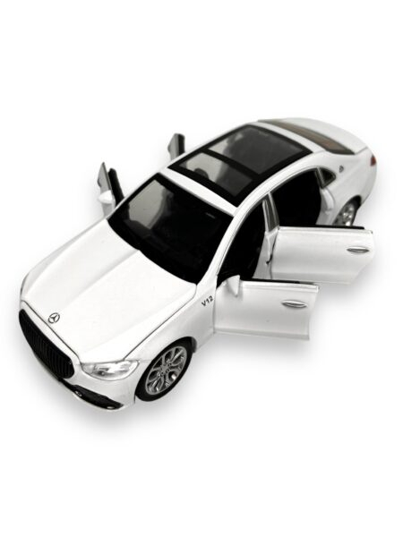 Macheta Mercedes-Maybach, Metal, Sunete de Motor si Lumini, Functii de Deschidere Usi si Pull-Back,15 cm, Alb [2]