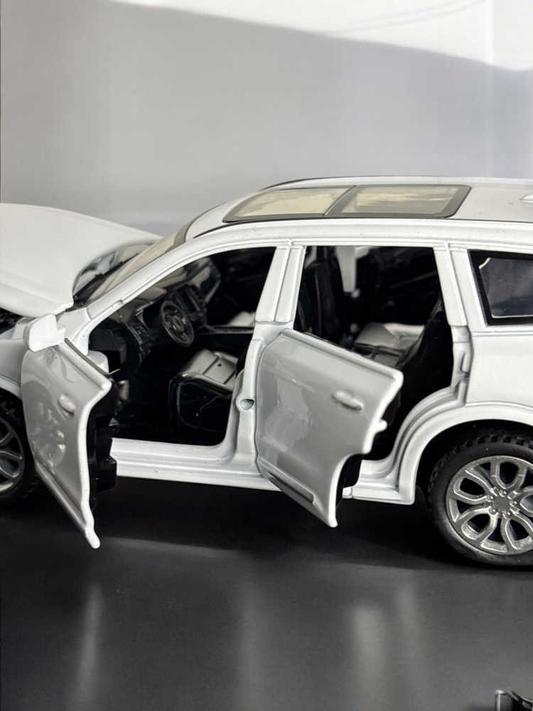 Macheta Volvo XC90, din Metal, cu Lumini si Sunete realistice de Motor si Alarma, cu Functie Pull-Back, cu Functie de Deschidere a Usilor - Alb [7]