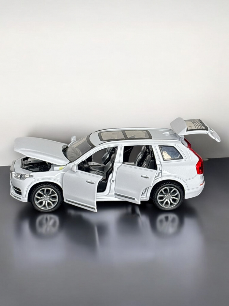 Macheta Volvo XC90, din Metal, cu Lumini si Sunete realistice de Motor si Alarma, cu Functie Pull-Back, cu Functie de Deschidere a Usilor - Alb [2]