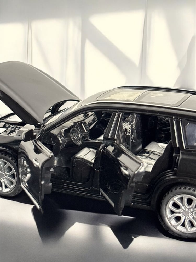 Macheta Volvo XC90, din Metal, cu Lumini si Sunete realistice de Motor si Alarma, cu Functie Pull-Back, cu Functie de Deschidere a Usilor - Negru [10]