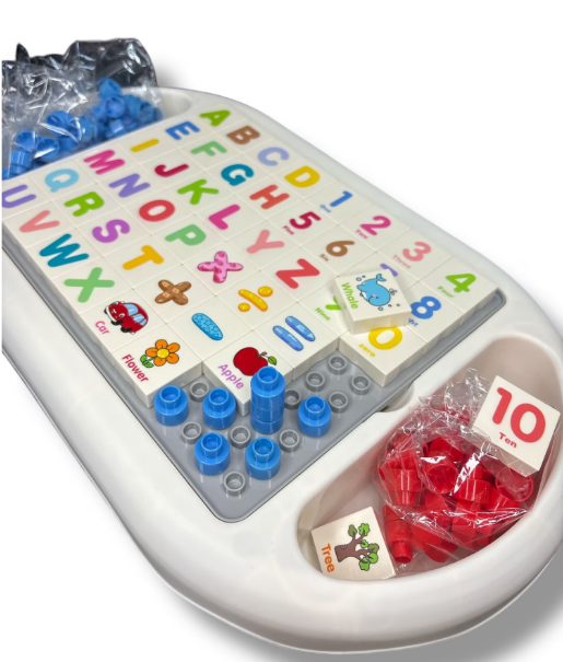 Masa Interactiva DIY cu Puzzle si Blocuri de Constructie – Include 48 Piese de Asamblare, Tabla de Scris cu 2 Creioane, Placa de Constructie, Joc Gobang cu 100 Piese, Abtibilduri [6]