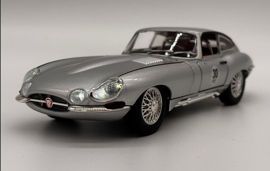 Mașină din Metal Jaguar E-Type Coupe 1:24, 19 cm, Pullback, Lumini și Sunete [2]