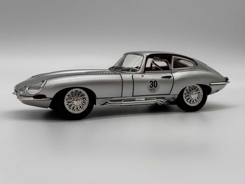 Mașină din Metal Jaguar E-Type Coupe 1:24, 19 cm, Pullback, Lumini și Sunete [8]