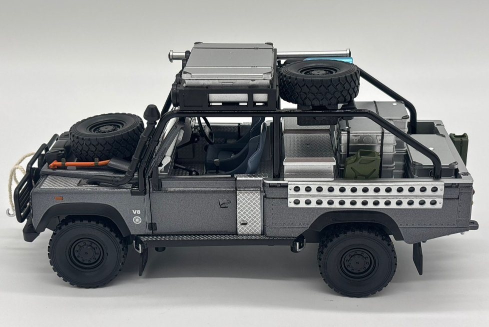 Masina din Metal Land Range Rover Defender 110 Tomb LE Pickup 1:24, 22 cm, Pull Back, Se Deschide Complet, Lumini si Sunete, Accesorii Incluse [9]