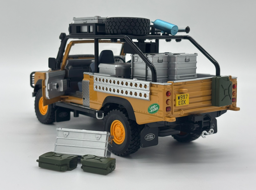 Masina din Metal Land Range Rover Defender 110 Tomb LE Pickup 1:24, 22 cm, Pull Back, Se Deschide Complet, Lumini si Sunete, Accesorii Incluse [6]
