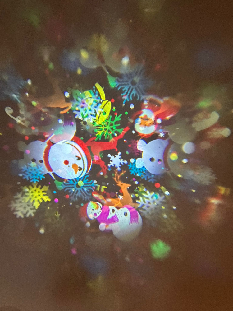 Mini Proiector LED Portabil de Crăciun, 10 cm, Reîncărcabil USB, Cu 16 Modele Dinamice – Fulgii, Moș Crăciun, Oameni de Zăpadă, Decor Festiv Interior [10]