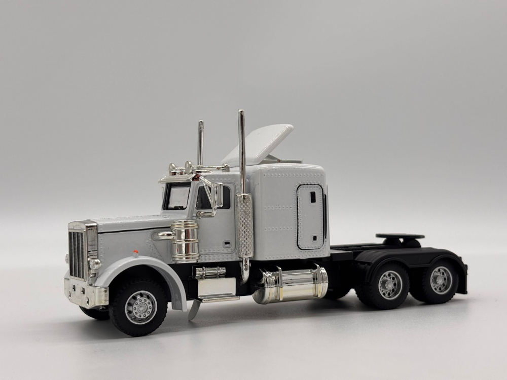 Automachetă TIR American, 16.5 cm, Funcție Pull-Back, Lumină și Sunet Realist de Claxon [5]