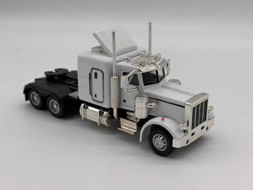Automachetă TIR American, 16.5 cm, Funcție Pull-Back, Lumină și Sunet Realist de Claxon [8]