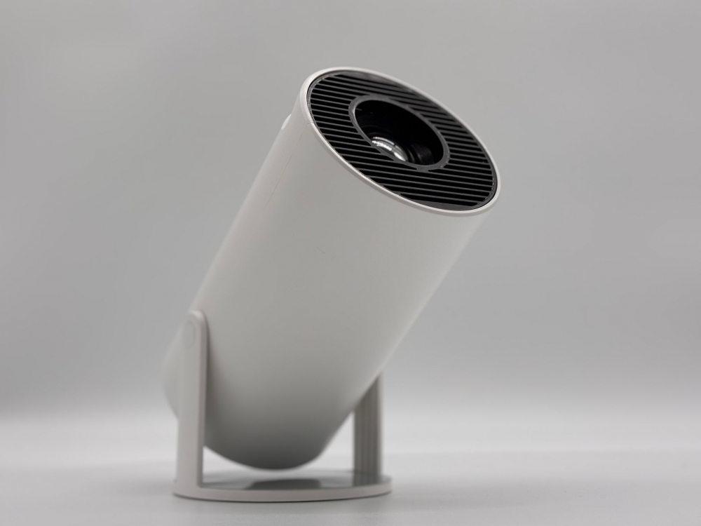 Videoproiector Smart Portabil Model Pro, 5000 Lumeni, 280 ANSI, Android 11, Wi-Fi, Bluetooth, rezolutie Ultra HD, Suport 4K, conexiune HDMI, USB si Mirroring Android/IOS, difuzor integrat, rotire 180° [15]