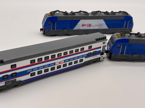 2 Locomotive Electrice cu Vagon din Metal – 70 cm Lungime Totală, Sunete și Lumini, Baterii Incluse [13]