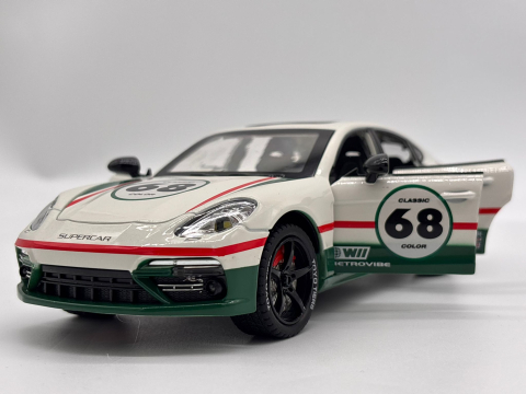 Automachetă Porsche Panamera, 20 cm, Funcție Pull-Back, Uși, Portbagaj și Capotă Deschizătoare, Lumină, Sunet și Efect de Fum (Baterii Incluse) [5]