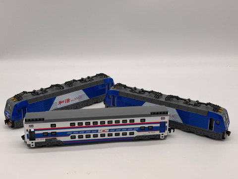 2 Locomotive Electrice cu Vagon din Metal – 70 cm Lungime Totală, Sunete și Lumini, Baterii Incluse [14]