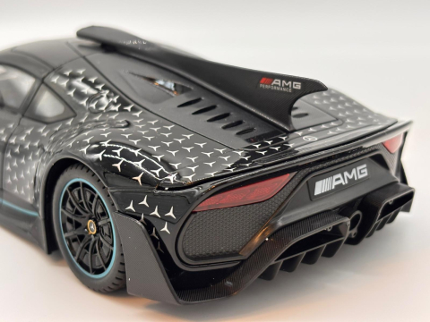 Automacheta Mercedes-Benz AMG One din Metal, 25 cm Usi si Elemente Mobile,Faruri, Stopuri si Bord Interior Luminate, Sunete Realiste, 25 cm, Volan Functional [6]