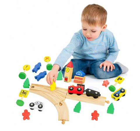 Trenulete de jucarie - Set Tren din Lemn, 48 Piese cu Magnet – Locomotivă, Vagoane, Șine și Accesorii din Lemn