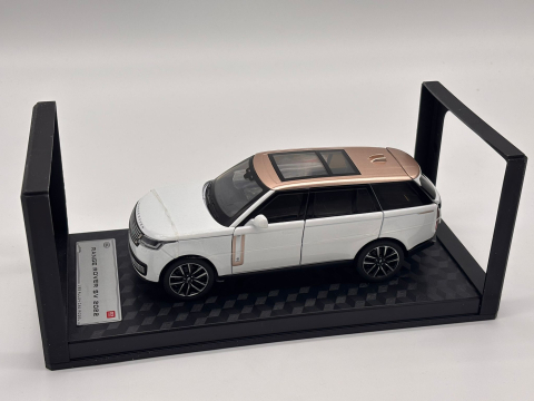 Automachetă Land Rover Range Rover Sport din Metal, 1:32, Funcție Pull-Back, Uși, Capotă și Portbagaj Deschizătoare, Lumină și Sunet, 16.5 cm [23]