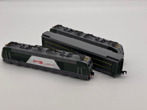 2 Locomotive Electrice cu Vagon din Metal – 70 cm Lungime Totală, Sunete și Lumini, Baterii Incluse [9]