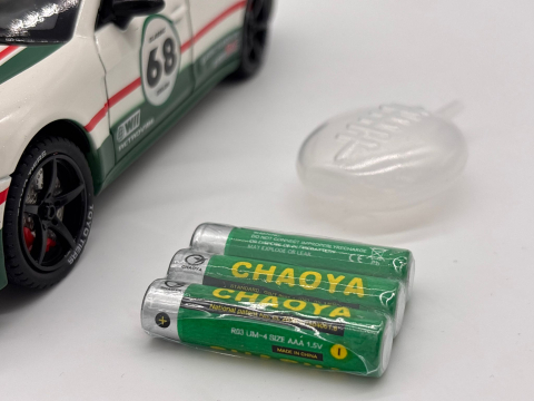 Automachetă Porsche Panamera, 20 cm, Funcție Pull-Back, Uși, Portbagaj și Capotă Deschizătoare, Lumină, Sunet și Efect de Fum (Baterii Incluse) [14]