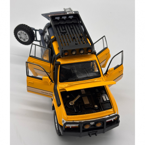 Macheta Toyota Land Cruiser, din Metal, cu Sunete, Lumini, Functie Pull-Back, Accesorii, Usi, Capota si Portbagaj Deschizatoare [3]