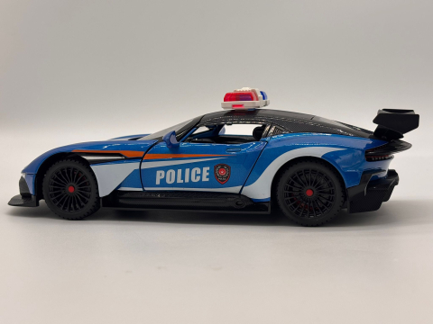 Automachetă Aston Martin Valkyrie Poliție, din Metal, 1:24, 20 cm, Funcție Pull-Back, Elemente Mobile, Sunete și Lumini [5]