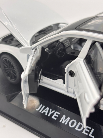 Automacheta Audi A8, din Metal  – 15cm, Sunete și Lumină, Elemente Mobile, Funcție Pull Back, Detalii Realiste [3]