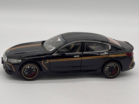 Automachetă BMW M8 Competition Pachet MANHART din Metal, 1:24, Fum pe Bază de Apă, Funcție Pull-Back, Uși, Capotă și Portbagaj Deschizătoare, Lumină și Sunet, 21 cm [15]