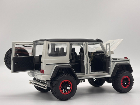 Automacheta Mercedes-Benz G Class V12, din Metal cu Fum pe baza de Apă, Sunete, Elemente Mobile, Lumini și Funcție Pull-Back – 20 cm [12]