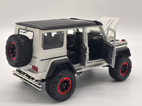 Automacheta Mercedes-Benz G Class V12, din Metal cu Fum pe baza de Apă, Sunete, Elemente Mobile, Lumini și Funcție Pull-Back – 20 cm [17]