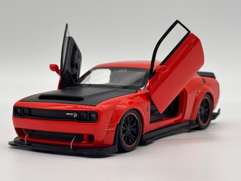 Automachete - Automachetă Dodge Challenger Hellcat SRT din Metal, 1:32, Funcție Pull-Back, Uși, Capotă și Portbagaj Deschizătoare, Sunete și Lumini, 15.5 cm