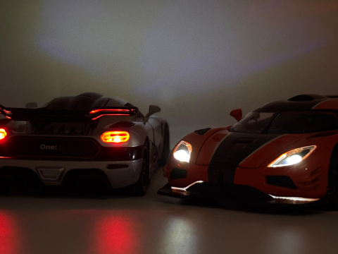 Automacheta Koenigsegg One – Metalică, 15 cm, cu Funcție Pull-Back, Uși și Elemente Mobile, Sunete și Lumini Realistice [1]