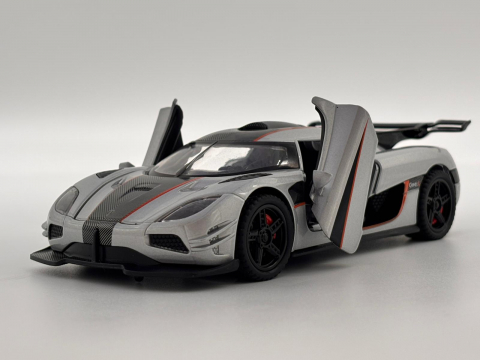 Automacheta Koenigsegg One – Metalică, 15 cm, cu Funcție Pull-Back, Uși și Elemente Mobile, Sunete și Lumini Realistice [12]