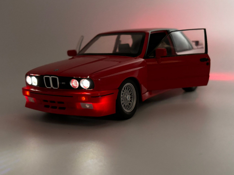 Automacheta BMW M3 E30 "Rechin", din Metal, cu Sunete, Lumini, Elemente Mobile, 20 cm [1]