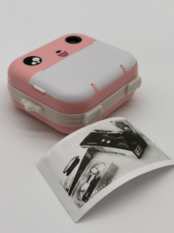 Camera Foto Digitala pentru Copii cu imprimare instant – Ecran HD, Filmare, Jocuri, Cablu Tip C, Curea și 3 Role incluse [16]