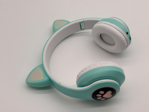 Căști Wireless cu Urechi de Pisică , Lumini LED, Bass Puternic, TF Card, Bluetooth 5.0, Autonomie 7 Ore, STN-28 [5]